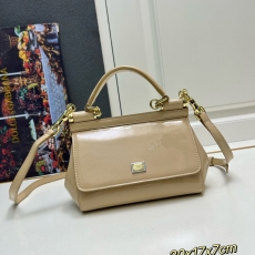 D&G Handle Bags